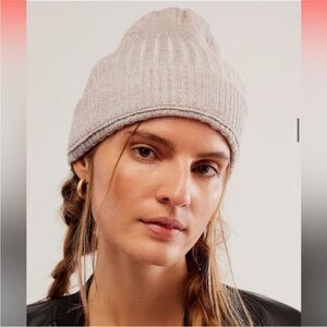 Free People Slouchy Ribbed Beanie One Size. NWOT Retail $38